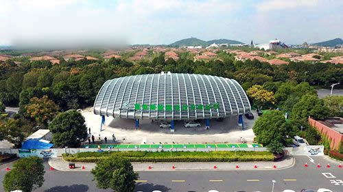 上海最大新能源汽車光伏超級充電站投運(yùn) 每日可滿足400輛電動(dòng)車充電.