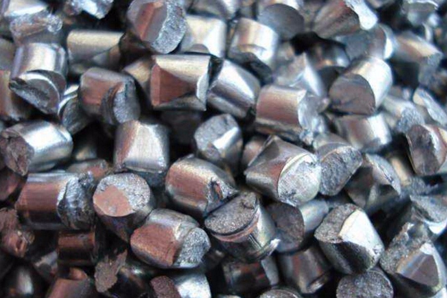 鋅產(chǎn)能過剩價格面臨下調(diào)風(fēng)險！